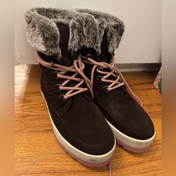 Cougar Vanetta Faux Fur Trim Waterproof Boot - Picture 2 of 5